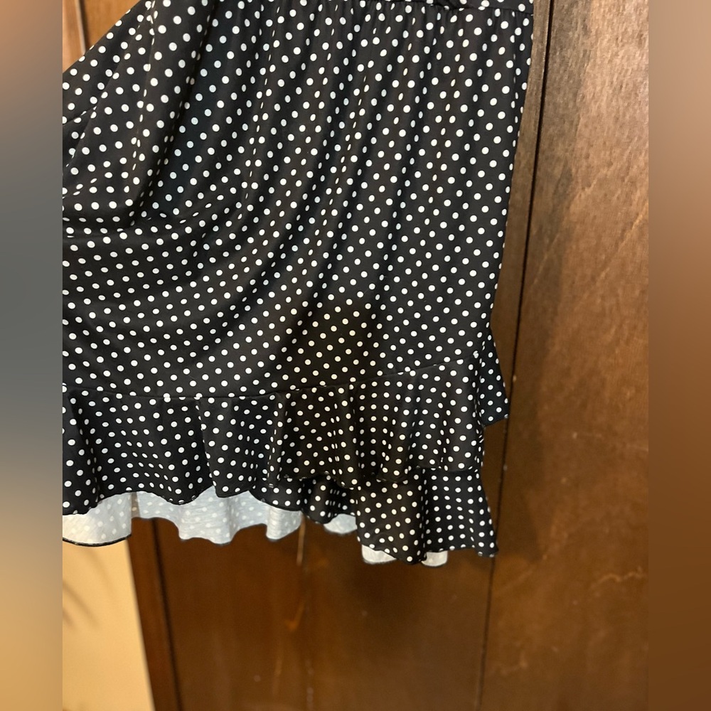 Polka Dot dress, Large, adjustable straps, cute tiered ruffles at the bottom - Picture 6 of 9
